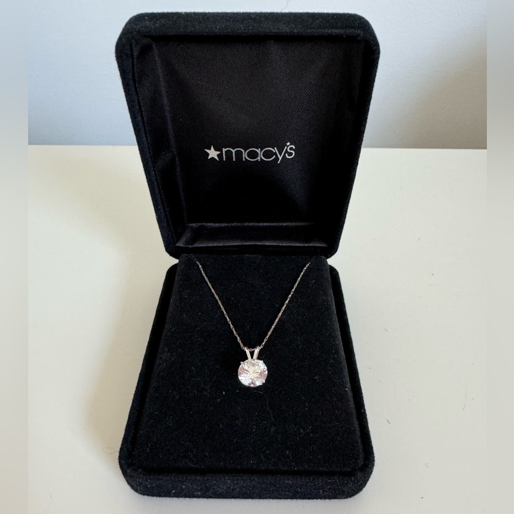 White gold and Swarovski crystal pendant necklace